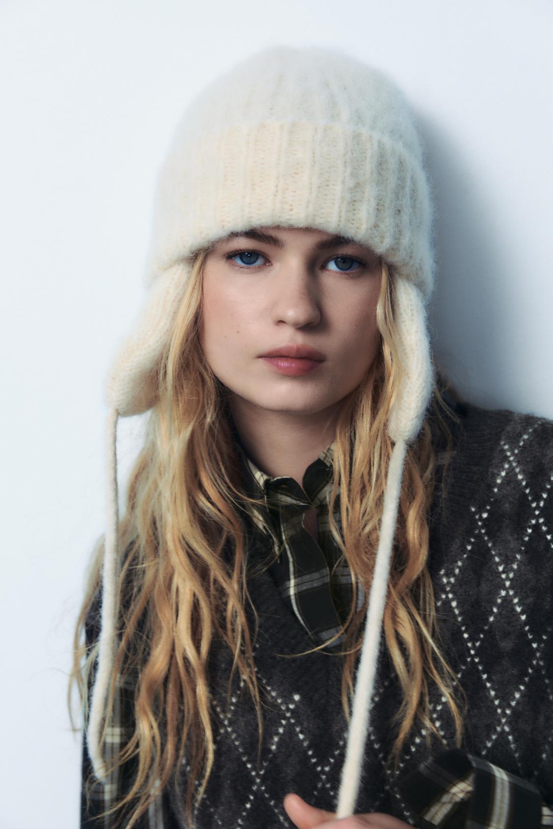 ALPACA BEANIE WITH EARMUFFS