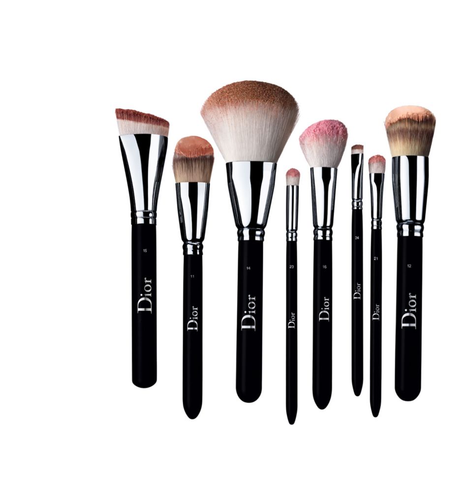 Backstage Light Coverage Fluid Foundation Brush N°11