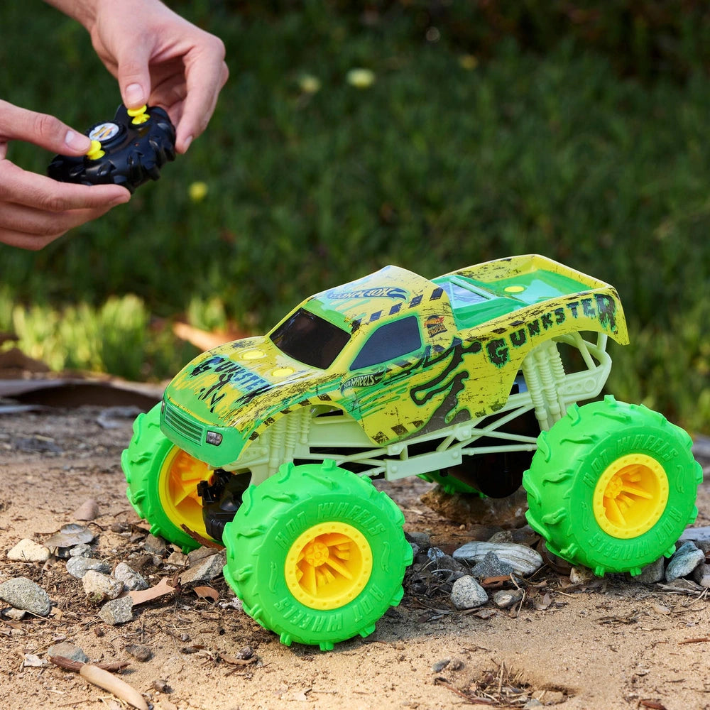 Hot Wheels Monster Trucks Remote Control Gunkster Glow In The Dark 1:15 Scale