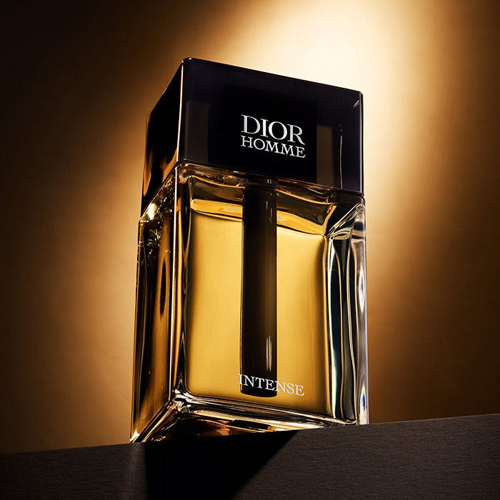 HOMME
Eau De Parfum Intense