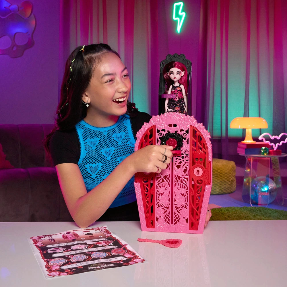 Skulltimate Secrets: Garden Mysteries Doll Draculaura