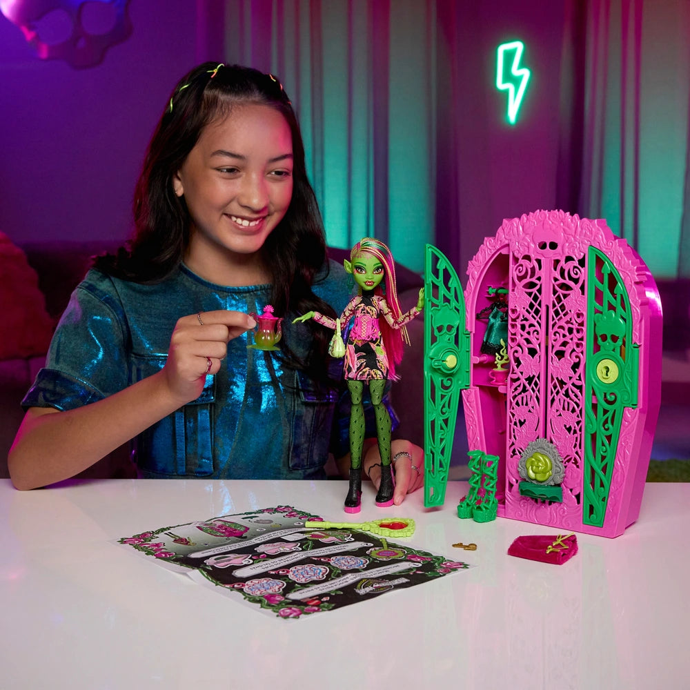 Skulltimate Secrets: Garden Mysteries Doll Venus McFlytrap