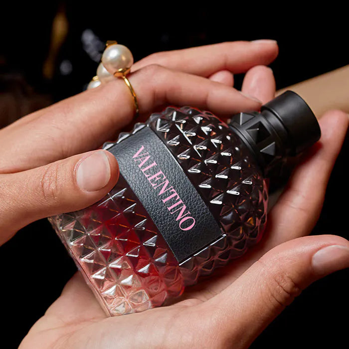 BORN IN ROMA UOMO
Eau De Parfum Intense