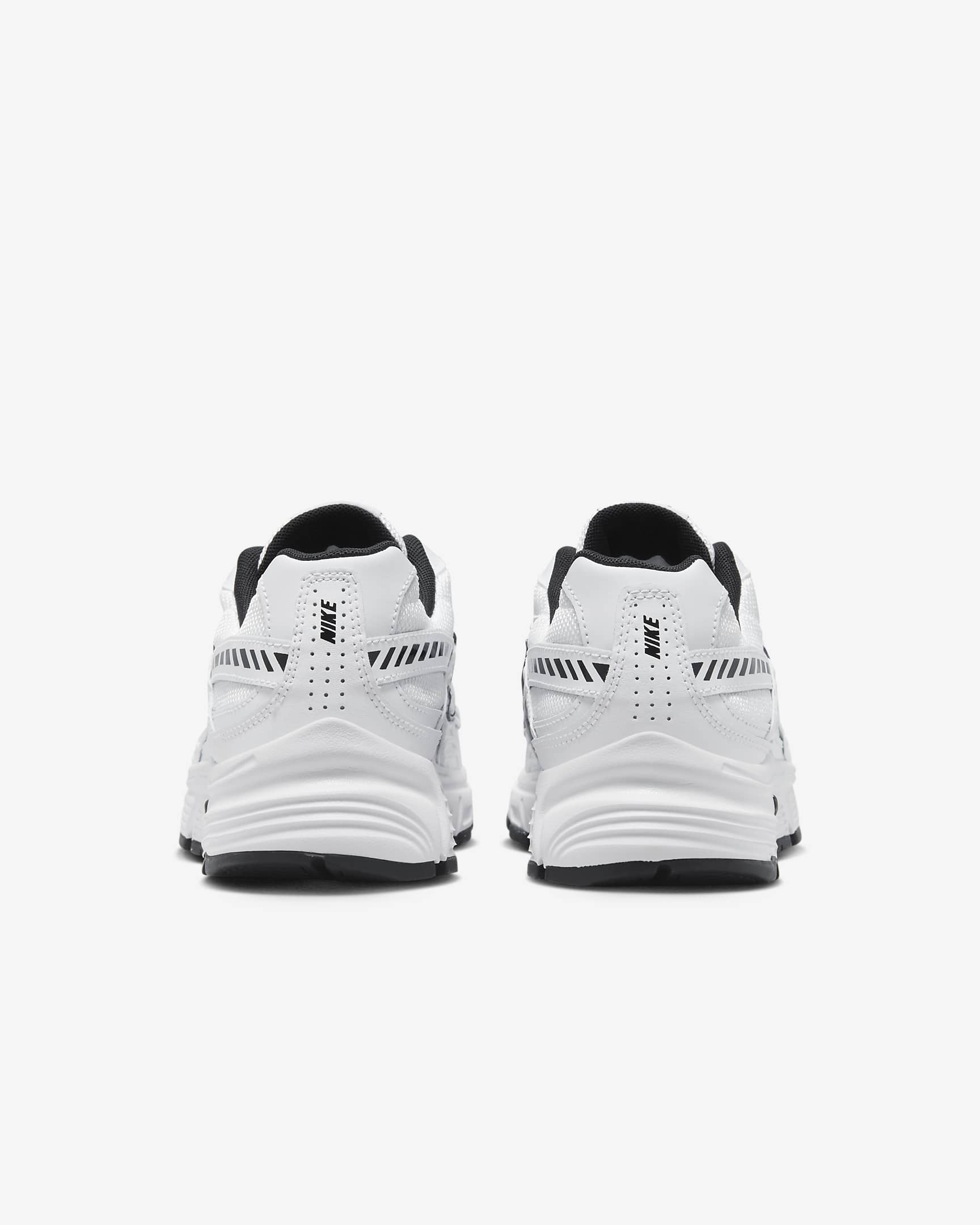 Nike Initiator