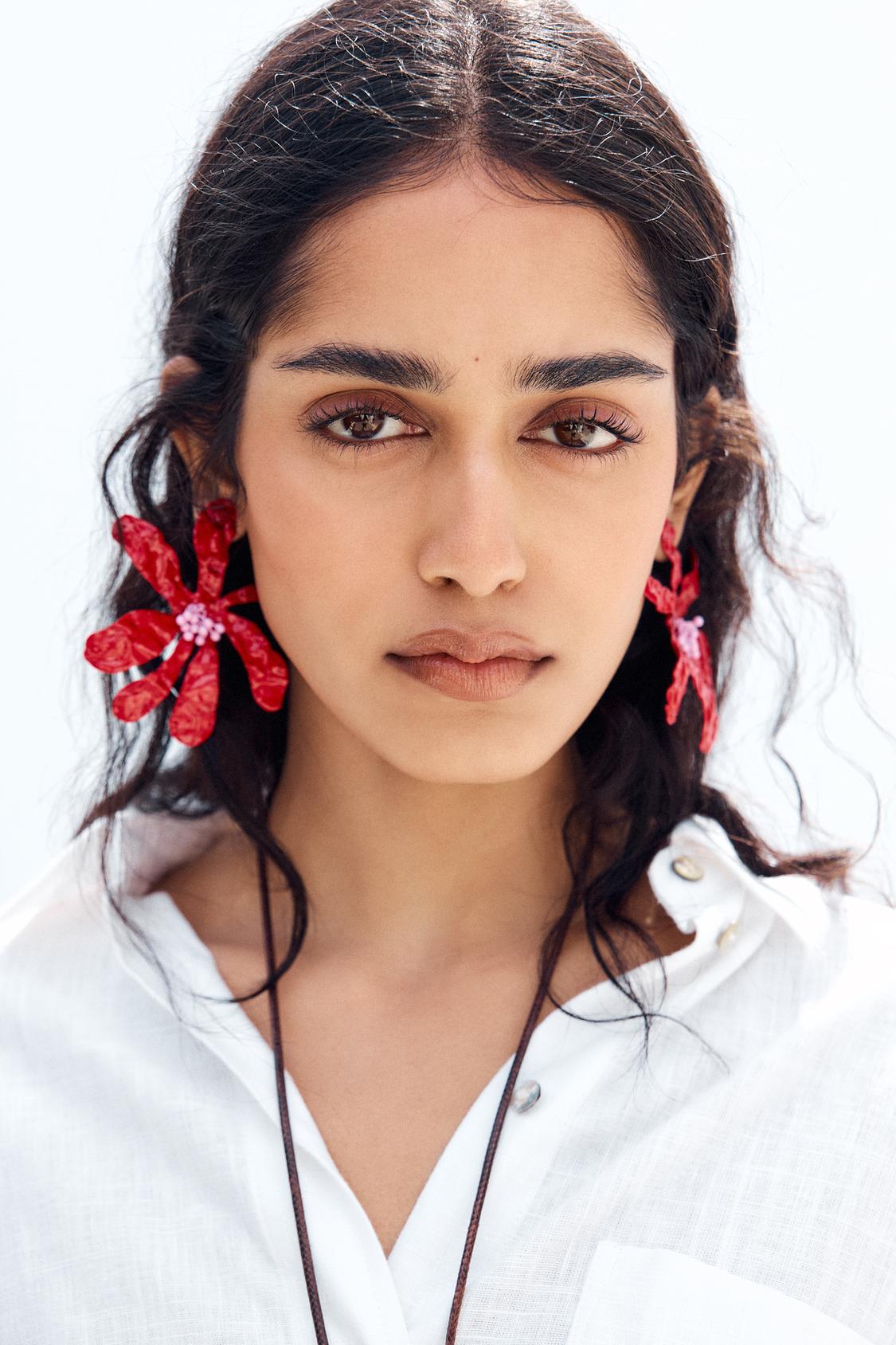 FLOWER AND BEAD EARRINGS