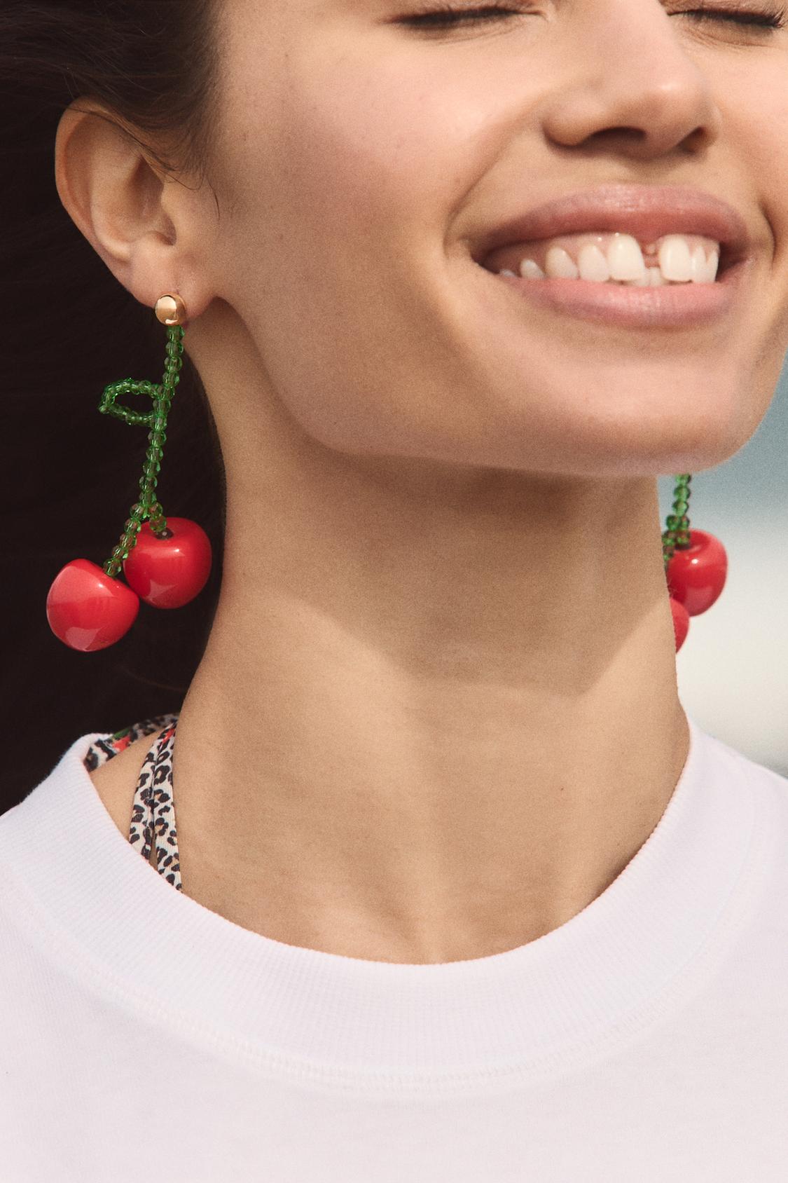 CHERRY BEAD EARRINGS