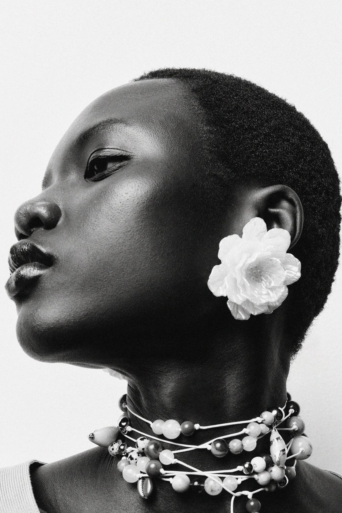 EMBOSSED FLOWER EARRINGS