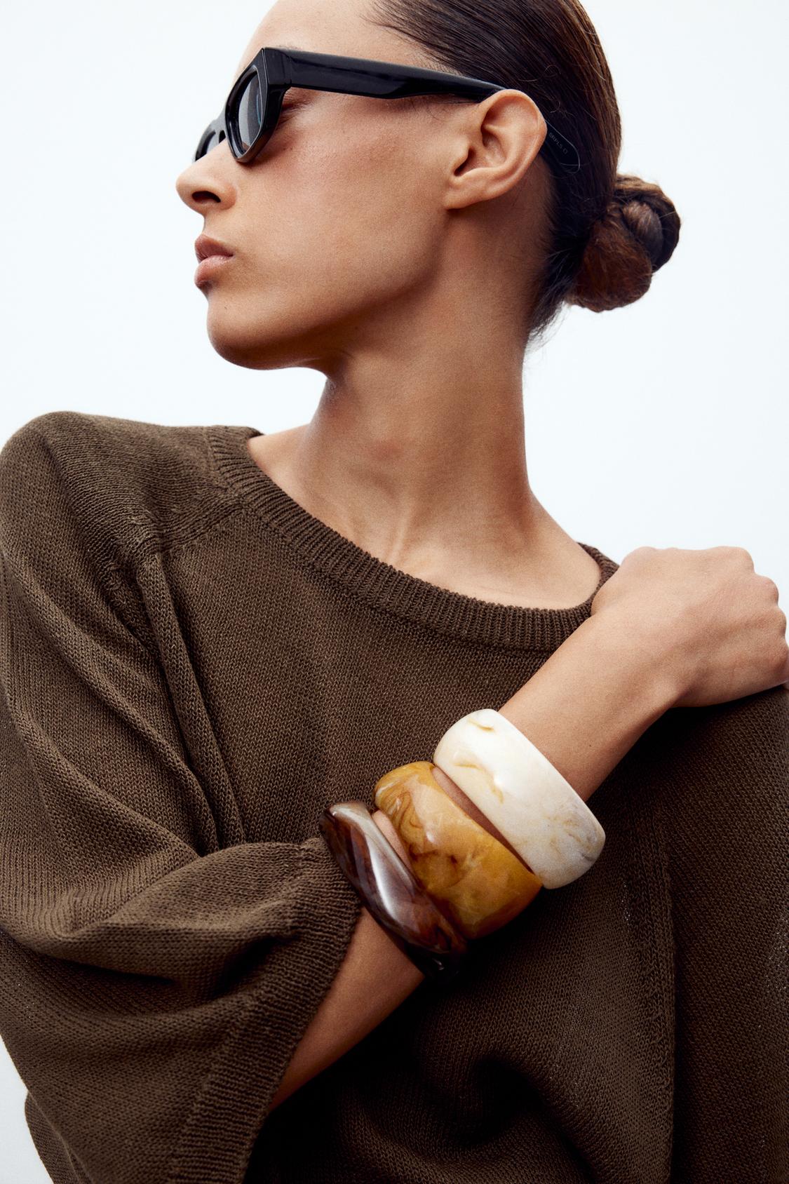 PACK OF RIGID BRACELETS