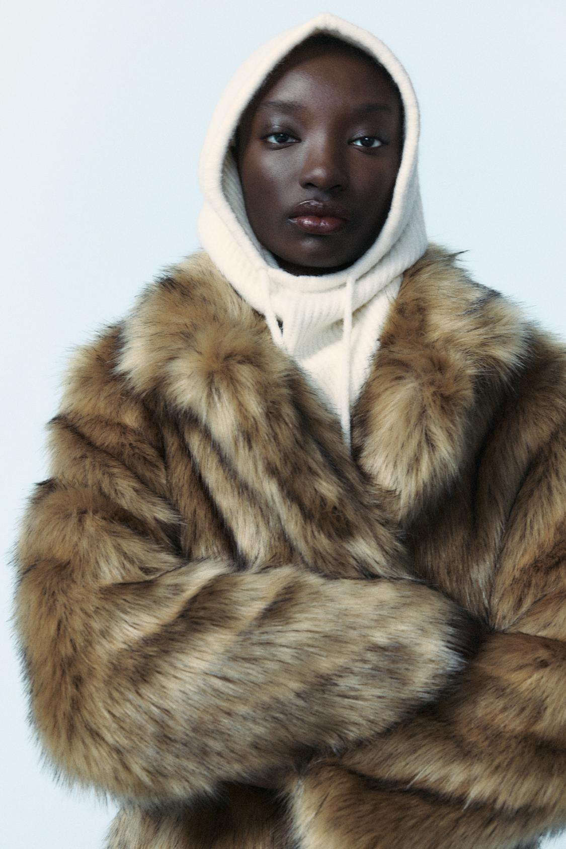 RIBBED DRAWSTRING HOODIE