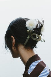 SHEEPSKIN CLIP WITH ORGANZA FLOWER