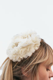 ORGANZA FLOWER SHEEPSKIN CLIP