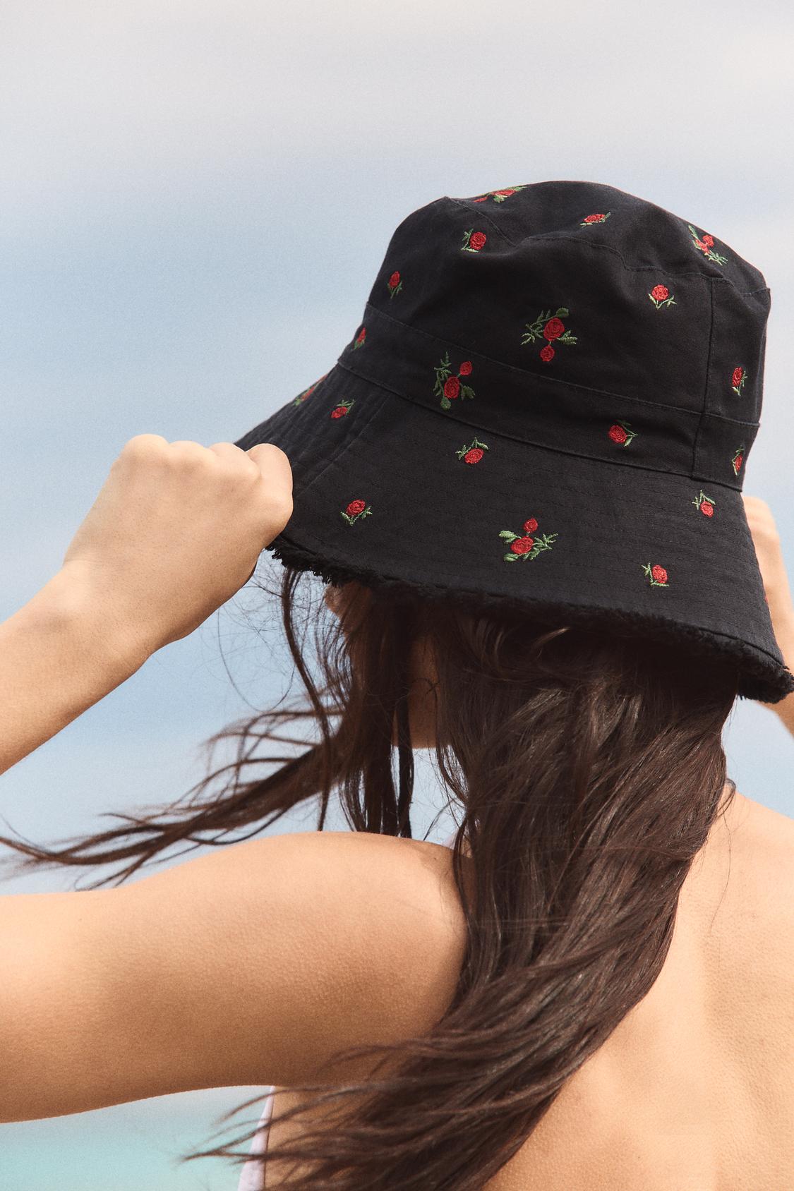 EMBROIDERED FLOWER BUCKET HAT
