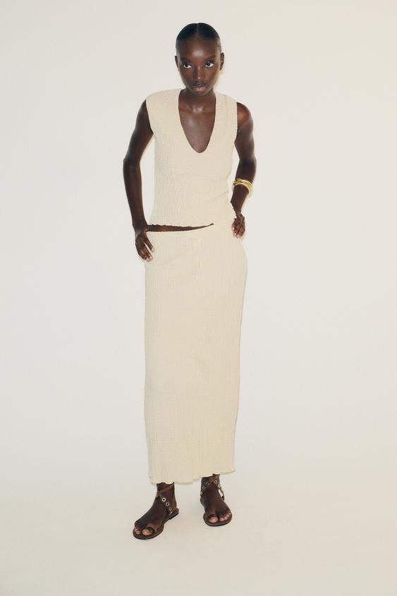 TEXTURED MIDI SKIRT