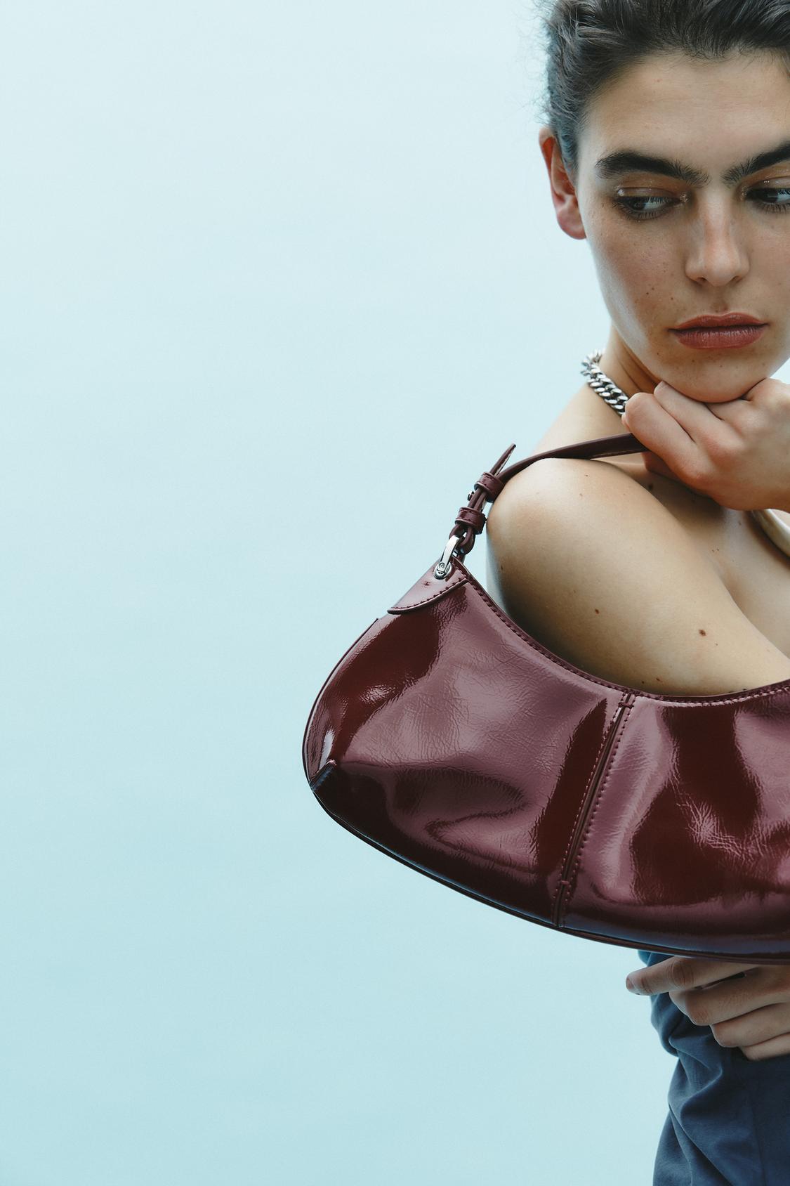 PATENT-EFFECT SHOULDER BAG