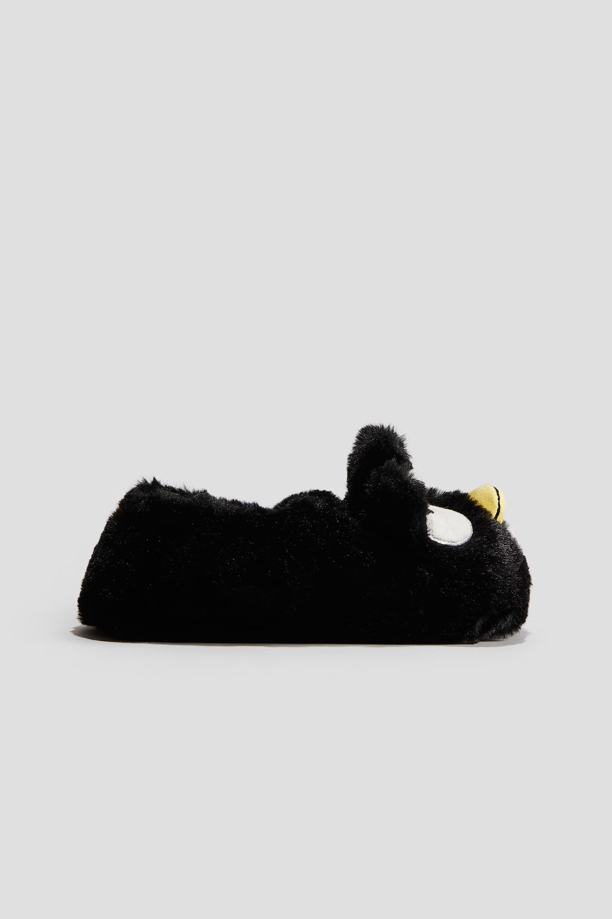 Soft appliquéd slippers