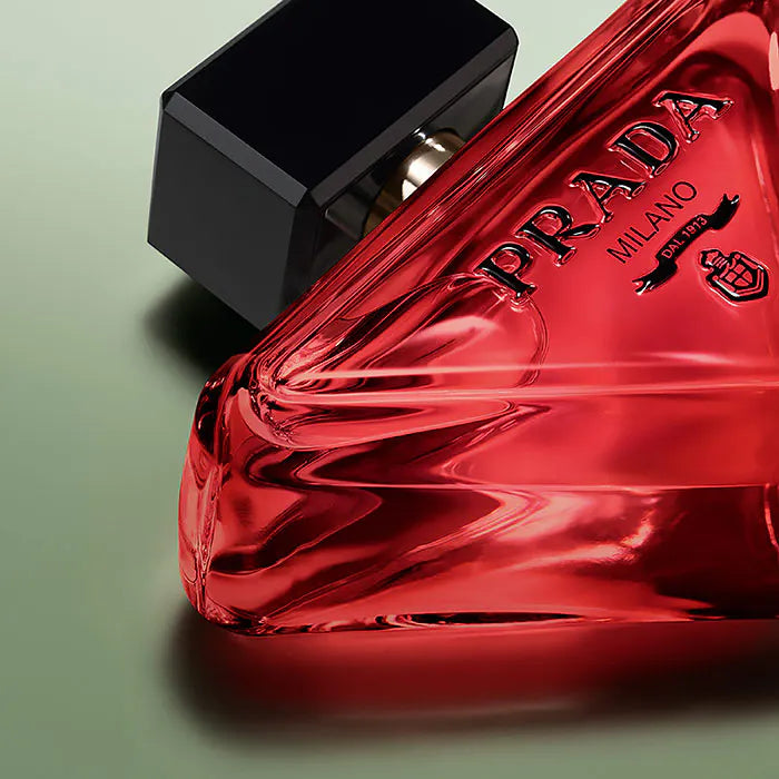 PARADOXE
Radical Essence Parfum