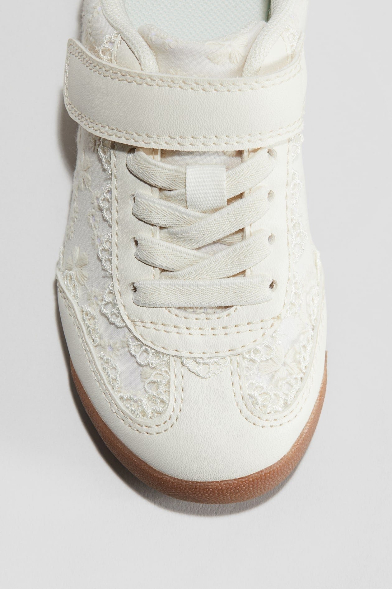 Lace-detail trainers