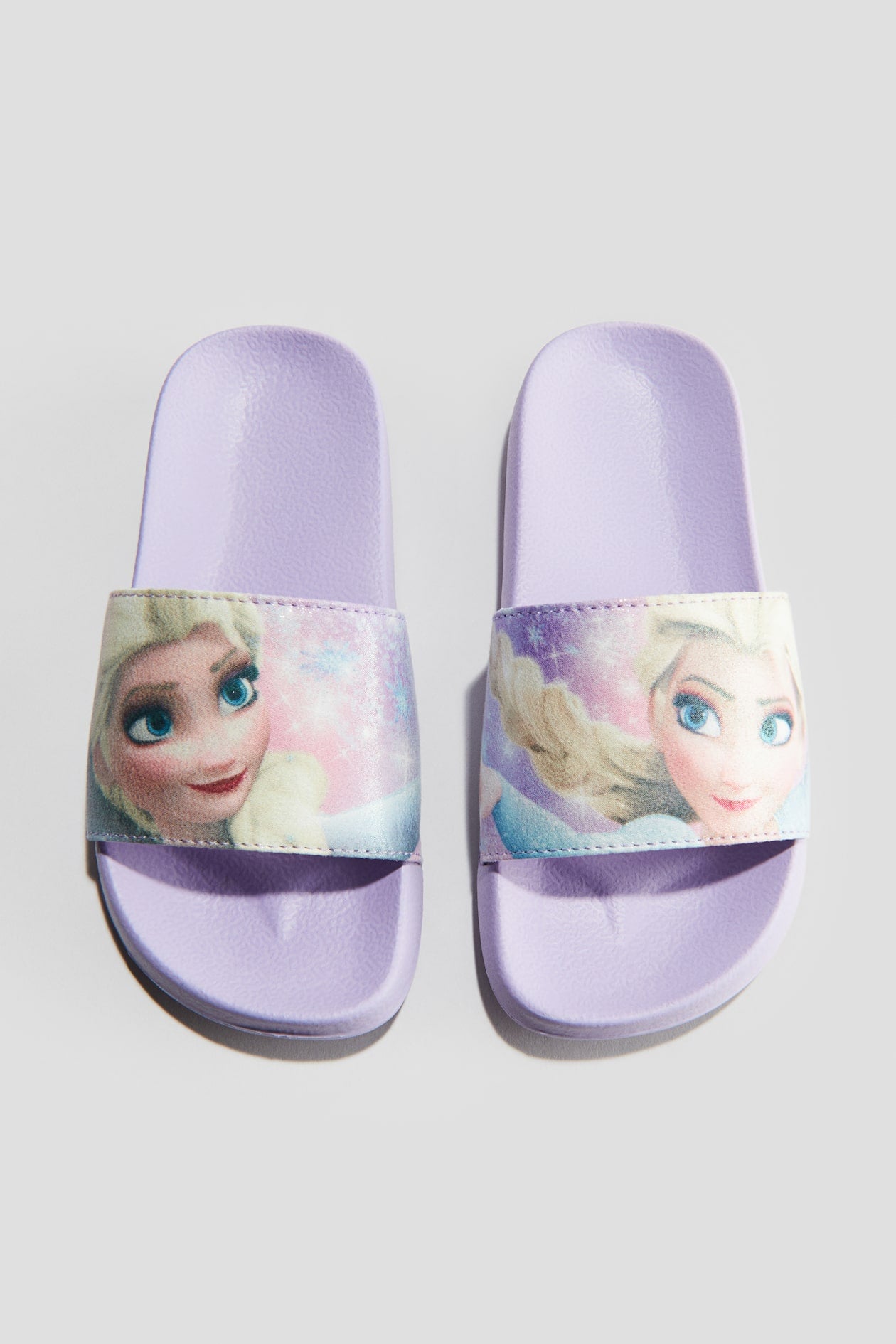 Printed pool shoes