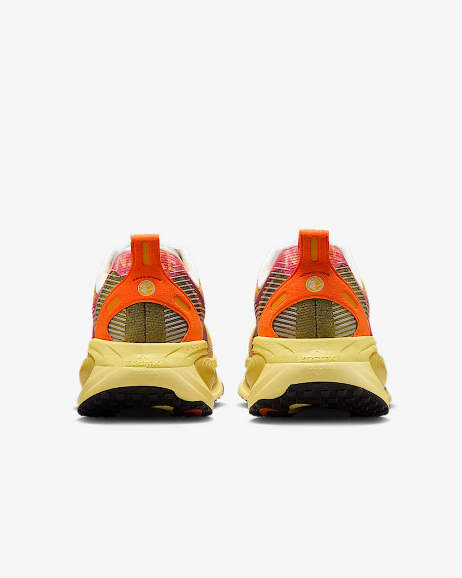 Vomero 18 SE
Running Shoes