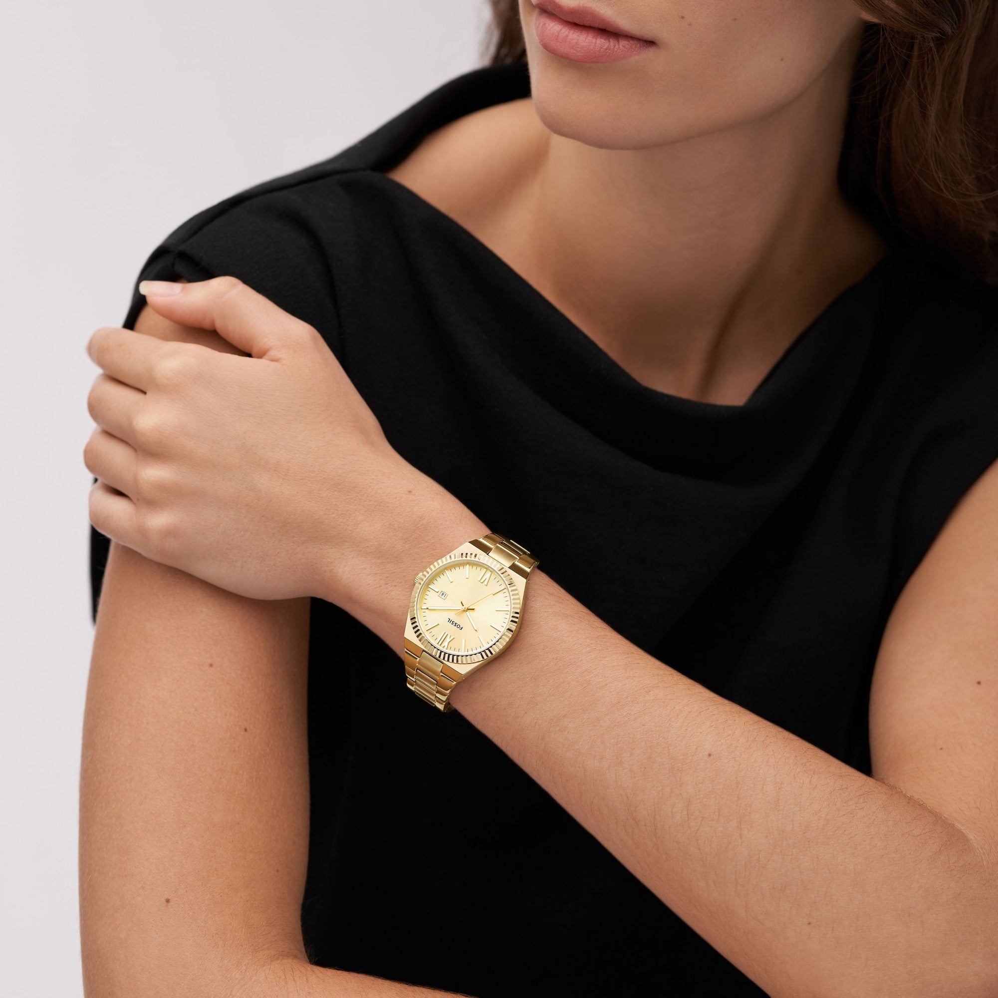 Scarlette Women's Textured Bezel Gold Tone Bracelet Watch