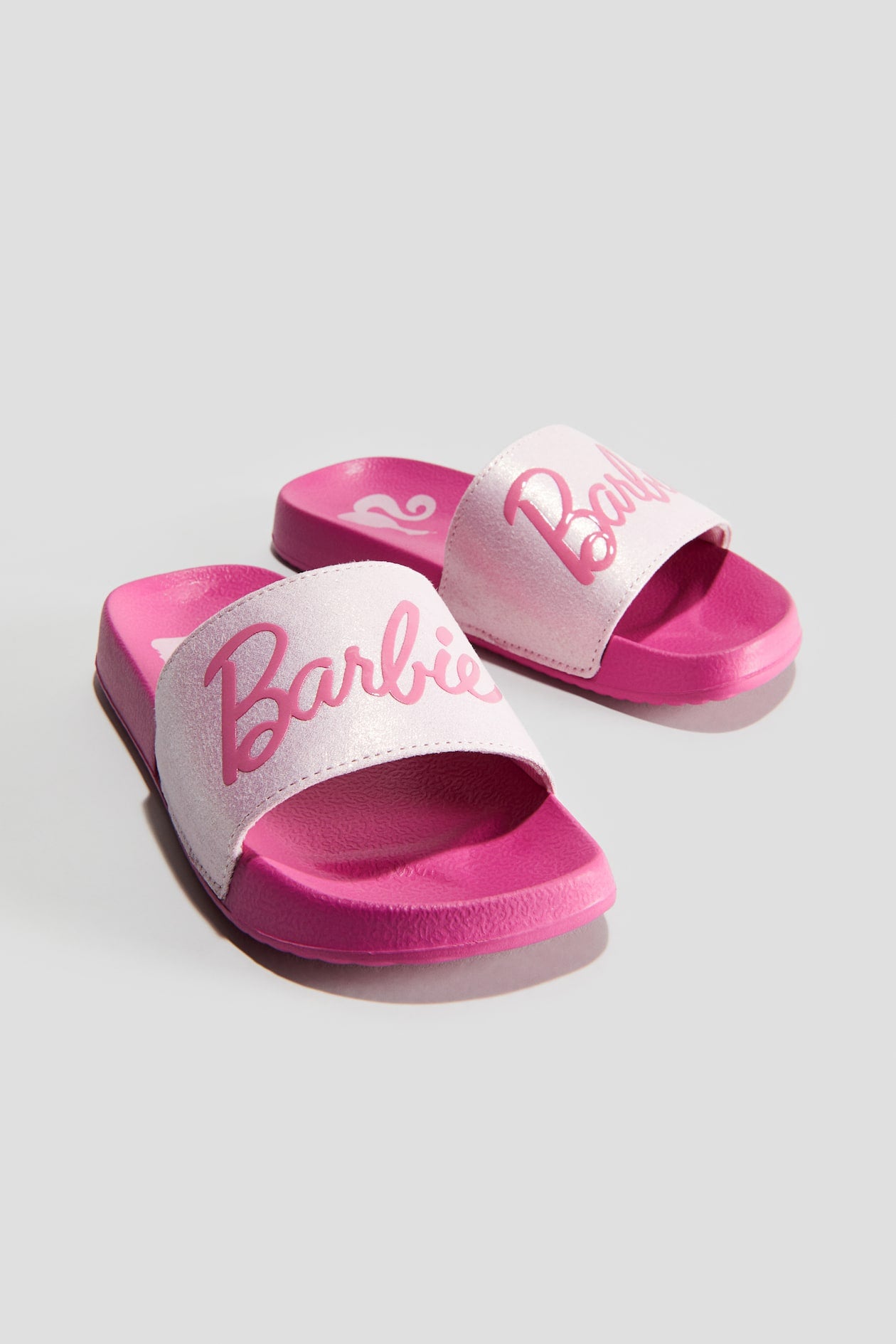 Printed pool shoes