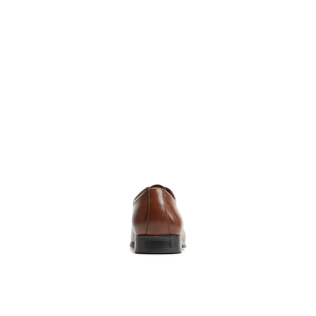 CONNOR
Lace Up Dress Shoe