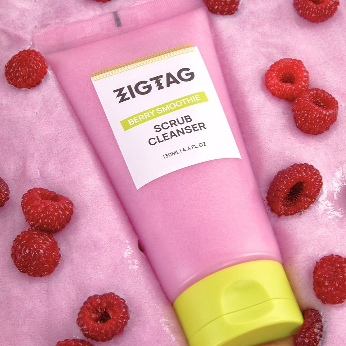 ZIGTAG Berry Smoothie Scrub Cleanser 130ml