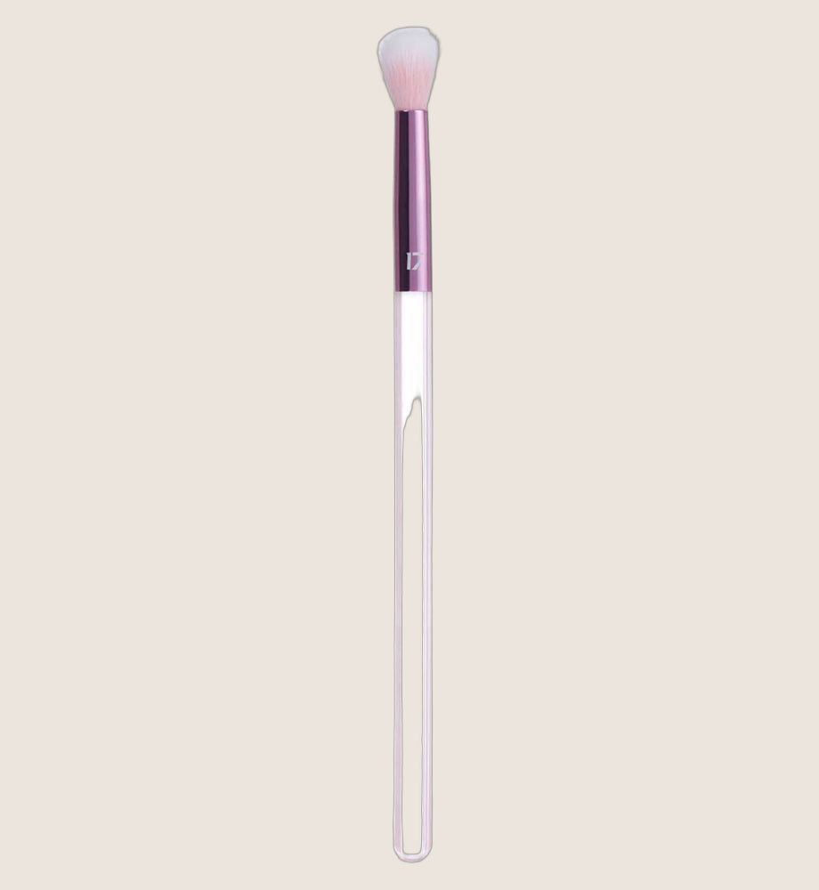 17. Tapered Eyeshadow Brush Vegan & Cruelty Free