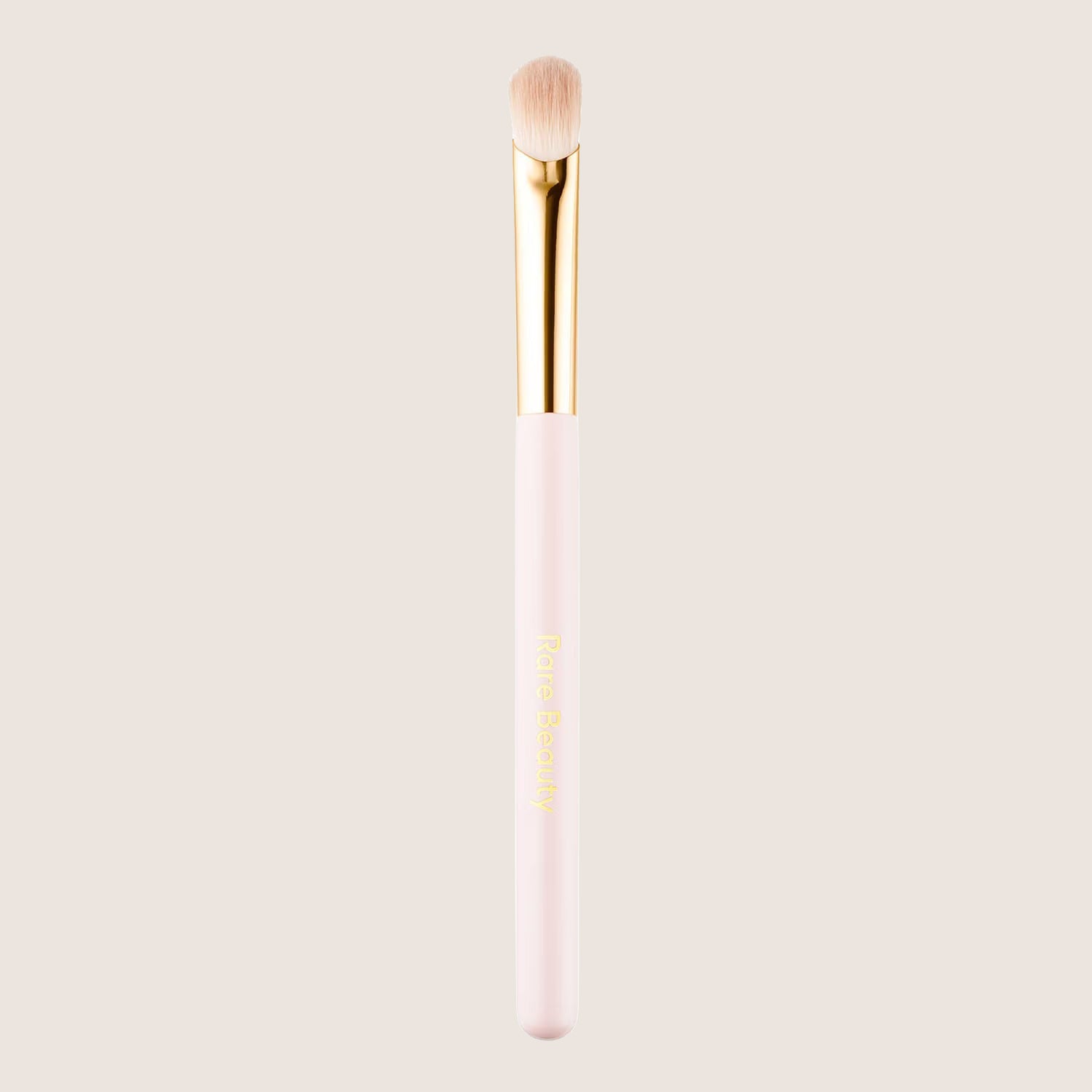 Rare Beauty Stay Vulnerable - All- Over Eye Shadow Brush A cruelty-free eyeshadow