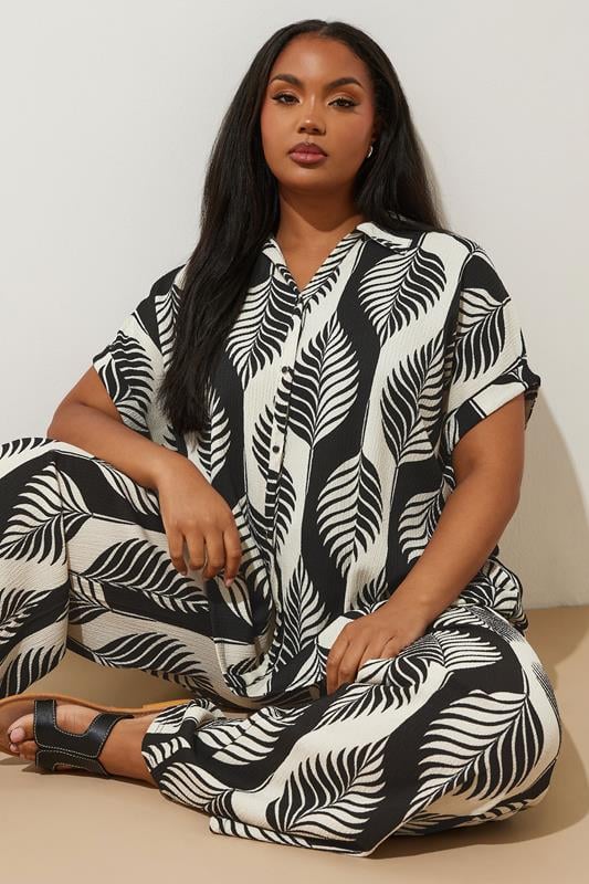 YOURS Curve Black & White Leaf Print Textured Shirt