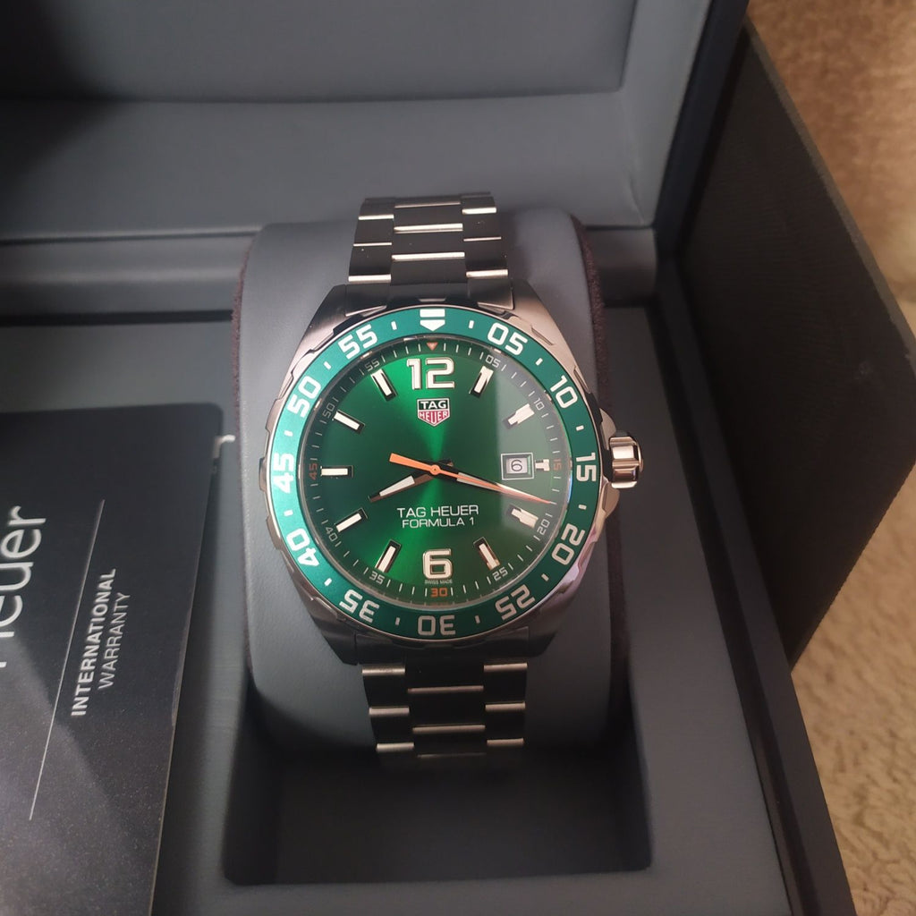 Formula 1 Limited Edition Green Dial Silver Steel Strap Watch for Men - WAZ1017.BA0842